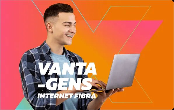 Cliente utilizando serviço de internet da Maxx
